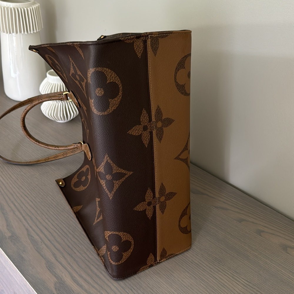 Louis Vuitton OnTheGo Reverse Monogram Tote - Picture 8 of 15